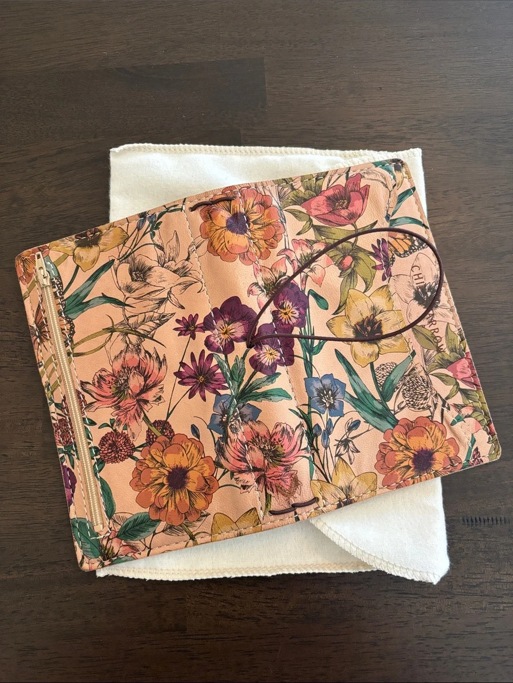 Chic Sparrow Sidekick Vintage Floral Leather Personal Size Cover Like New - Picture 10 of 16